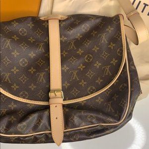 Authentic Louis Vuitton Messenger Saumur Canvas 30